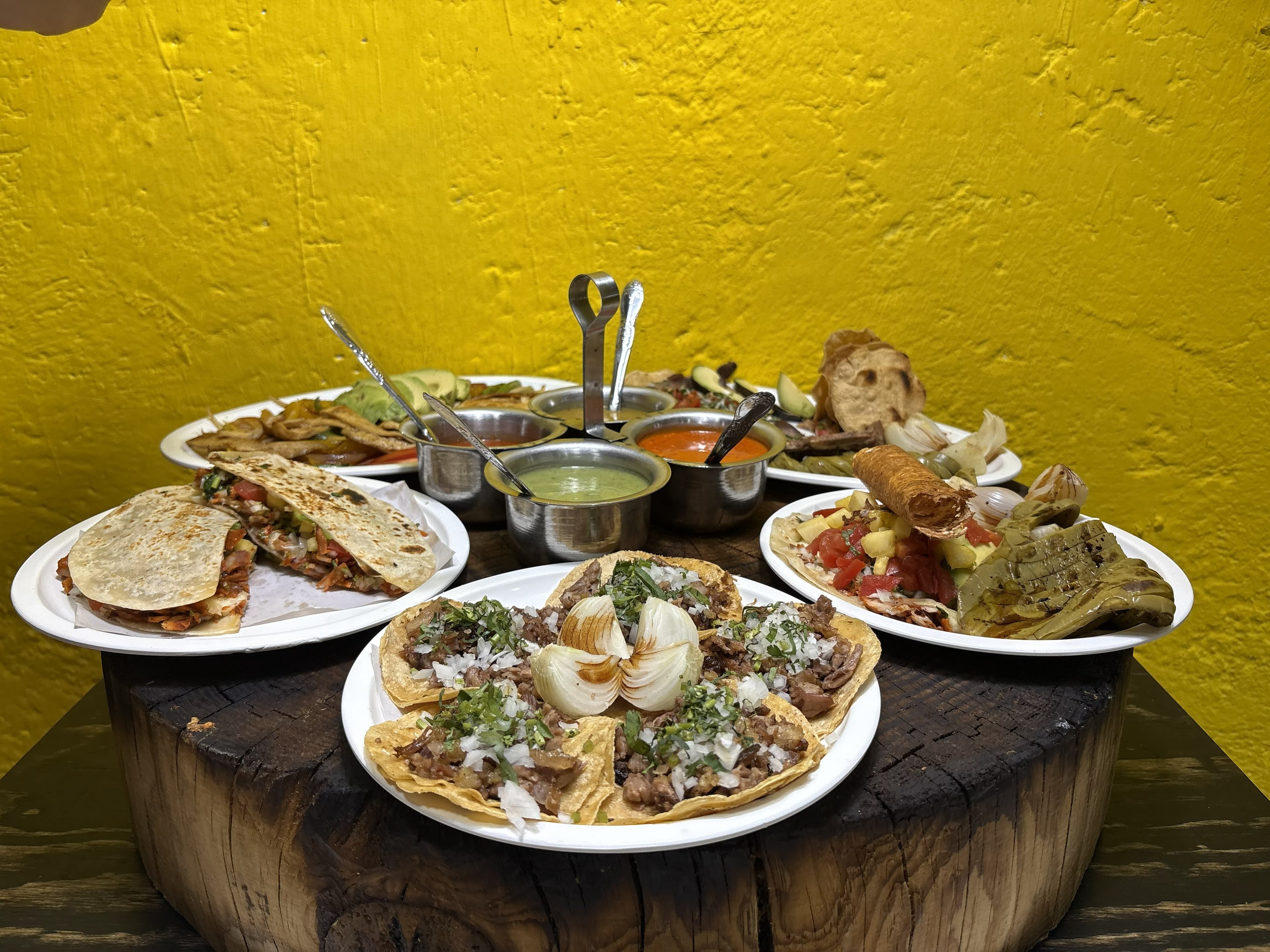 Platillo de Taquería Los Torres - Tacos y comida mexicana 2